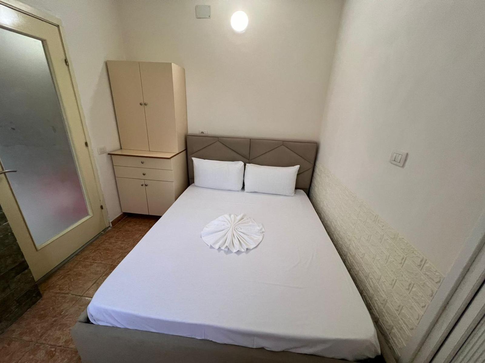 Guest Rooms Arbri Влёра Экстерьер фото
