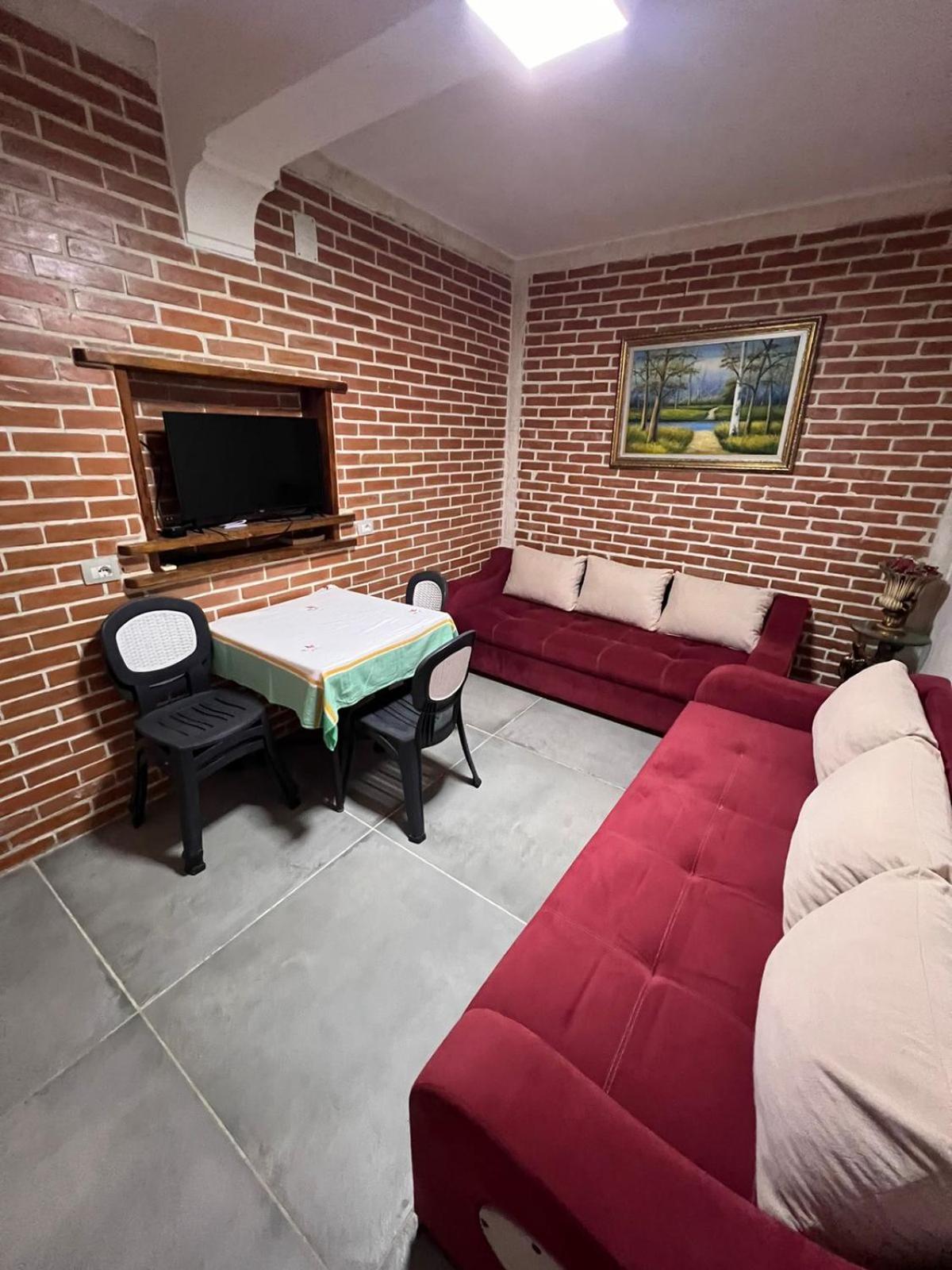 Guest Rooms Arbri Влёра Экстерьер фото